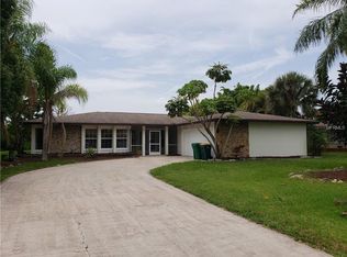 27 Golfview Rd, Rotonda West, FL 33947