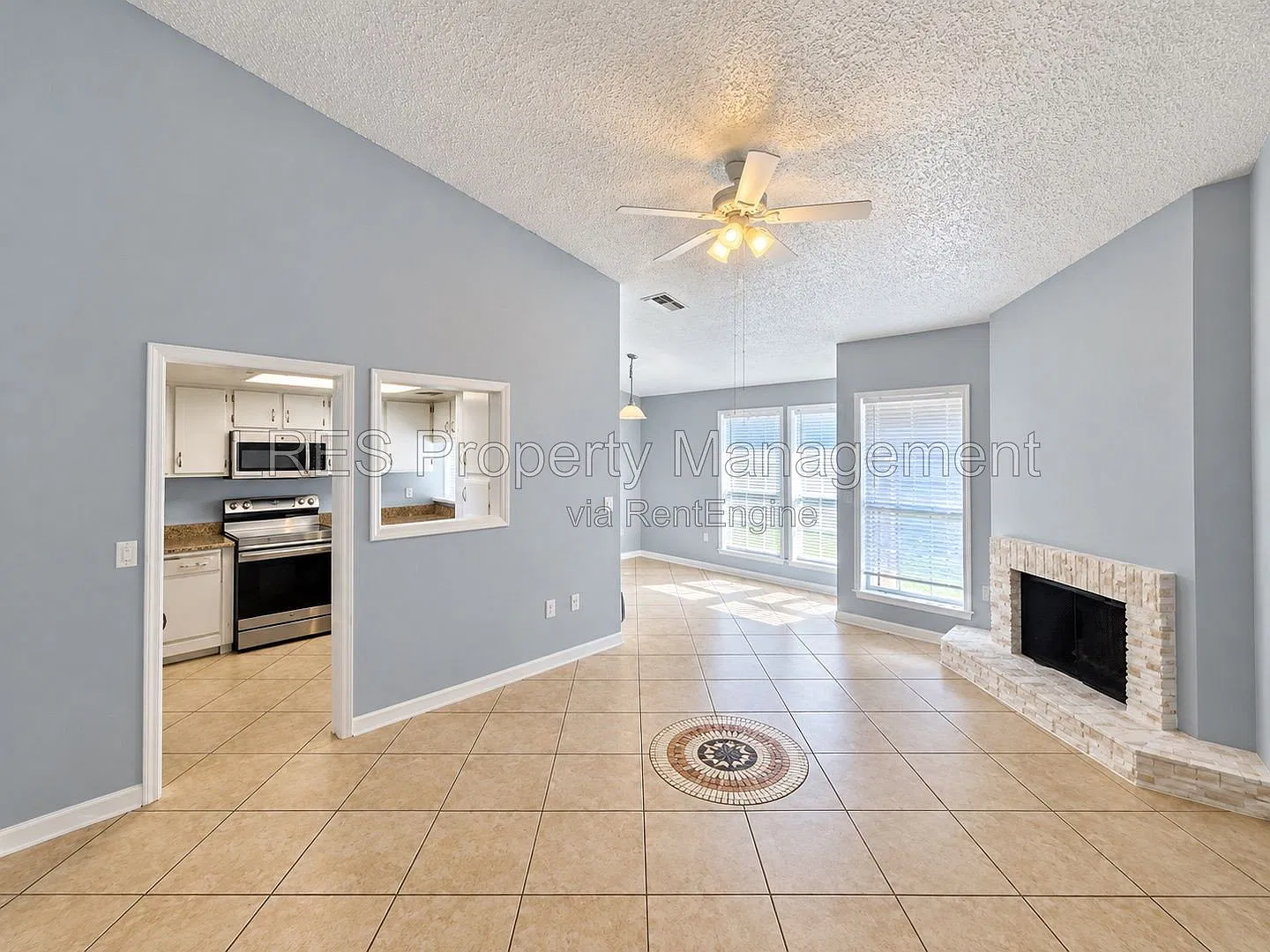 2 bed, 2.0 bath, 1037 sqft, $1,695 — Photo 3