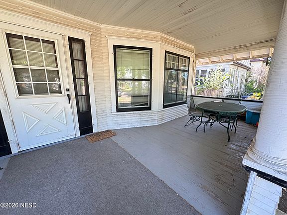 3rd image of 212 4th St SE