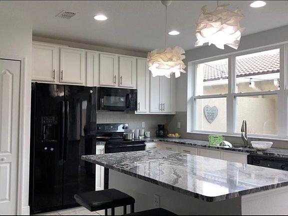 3rd image of 3124 Camino Real Dr N