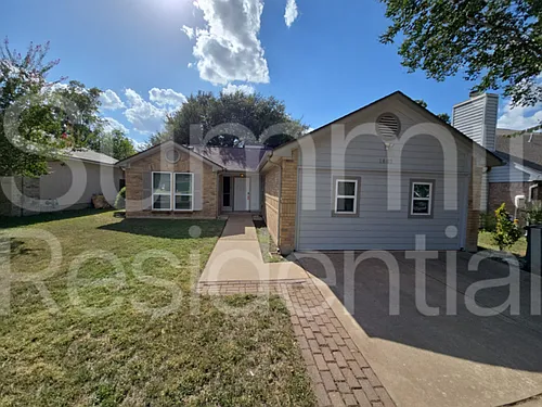 1607 Parkwood Dr Photo 1