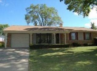 739 Delphia Ave, Elk Grove Village, IL 60007