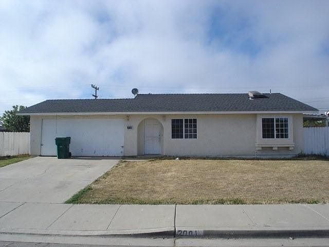 1st image of 2001 Sherwood Dr