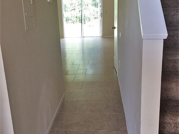 2nd image of 157 Ivy Ln APT B