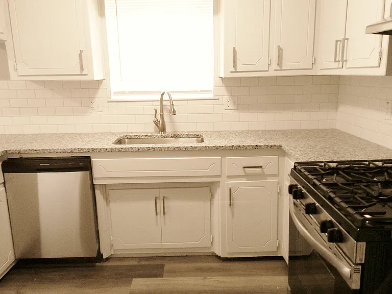 1505 S Howard Ave — Photo 5
