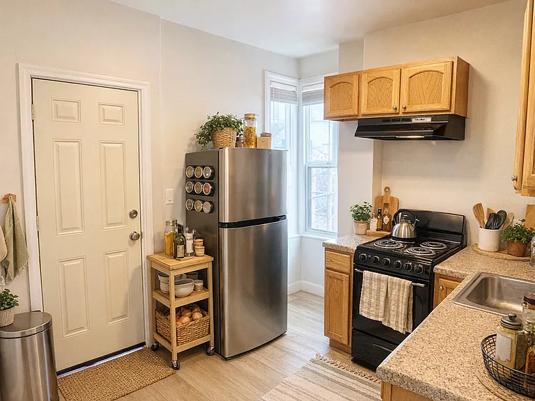 5506 Walnut St #2R — Photo 2