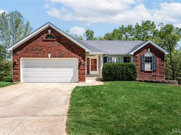 330 Woodlawn Terrace Ct, Ballwin, MO 63021