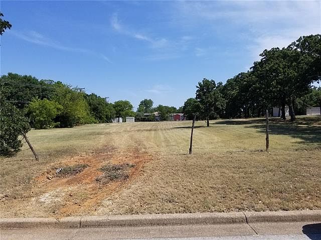 2nd image of 2601 Coble Ct