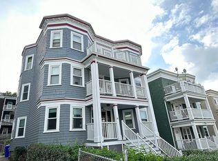 43 Iffley Rd FLOOR 3, Jamaica Plain, MA 02130