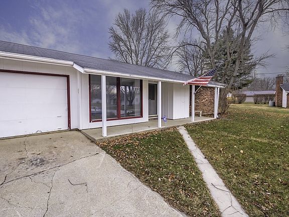 3rd image of 822 San Juan Cir