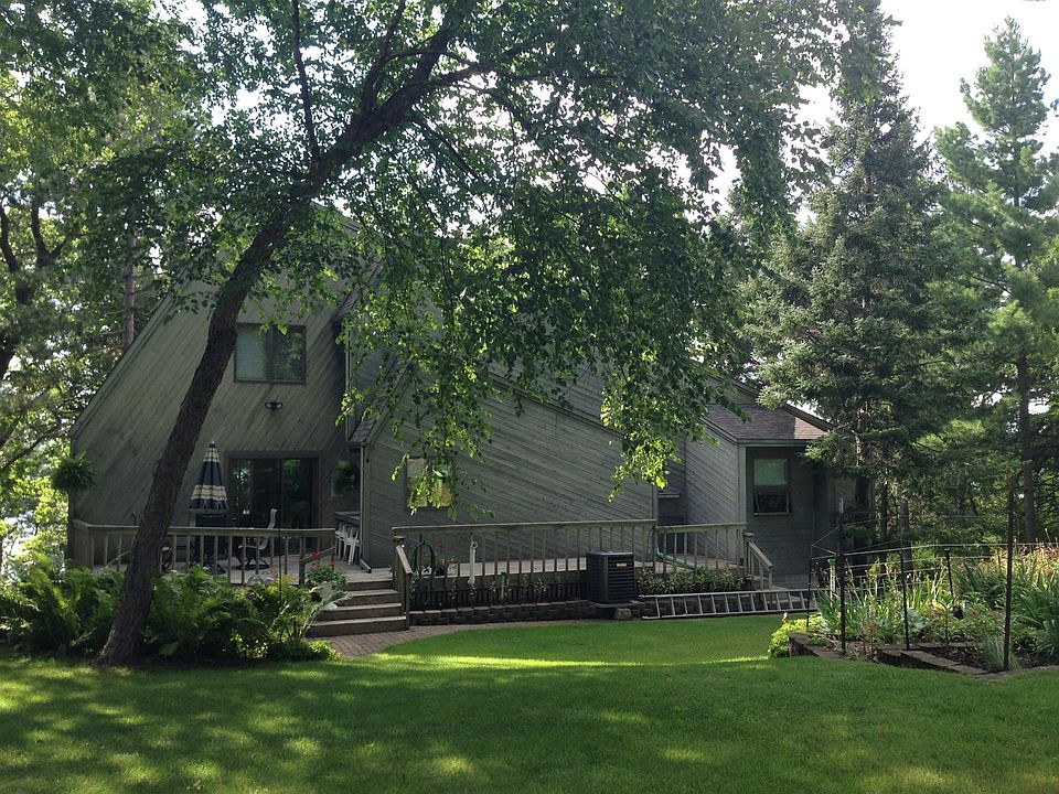 2nd image of 2041 Lake Elmo Ave N