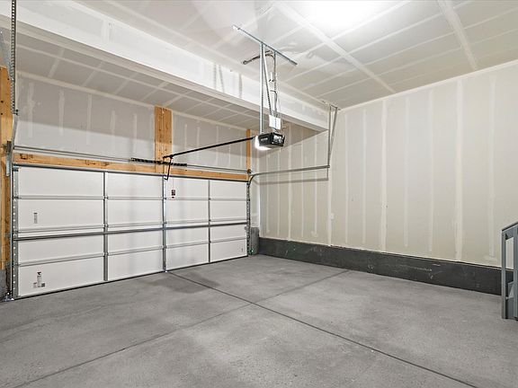 The Twin Peaks interior image taken at a Meritage Homes community in Severance, CO.