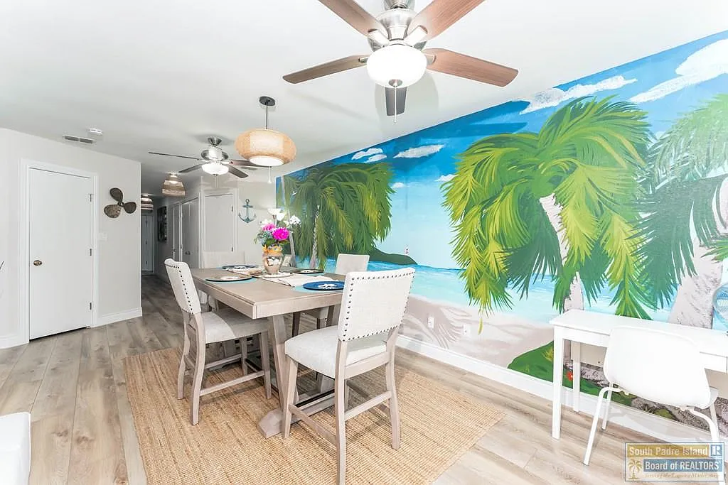 3 bed, 2.0 bath, 1600 sqft, $4,900 — Photo 3