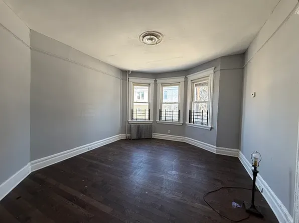 99 Brookdale Ave, Newark, NJ