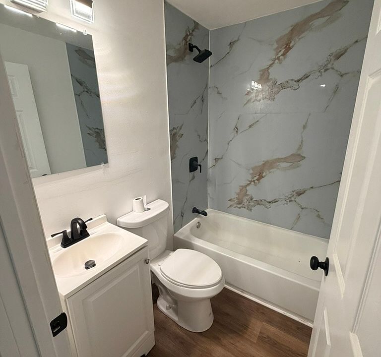 1st image of 658 23rd Ave S #2
