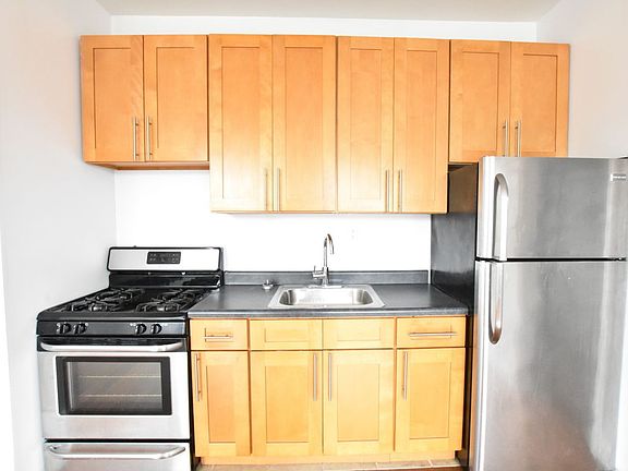 2nd image of 4 S Pinehurst Ave APT 5G