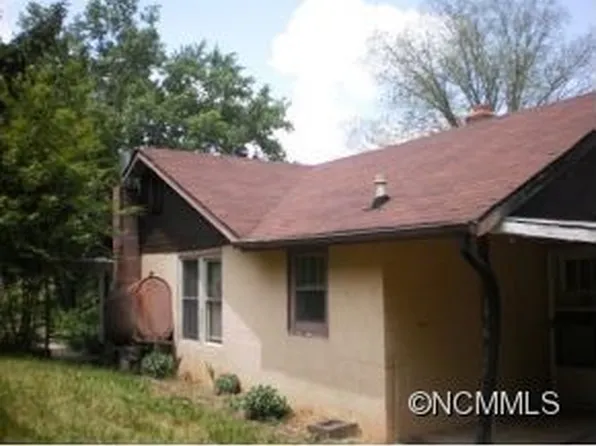 1670 Queentown Rd, Canton, NC 28716