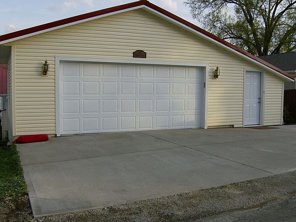 3rd image of 89 Lakeview Dr