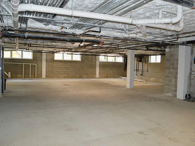 1385 Brown St — Photo 27