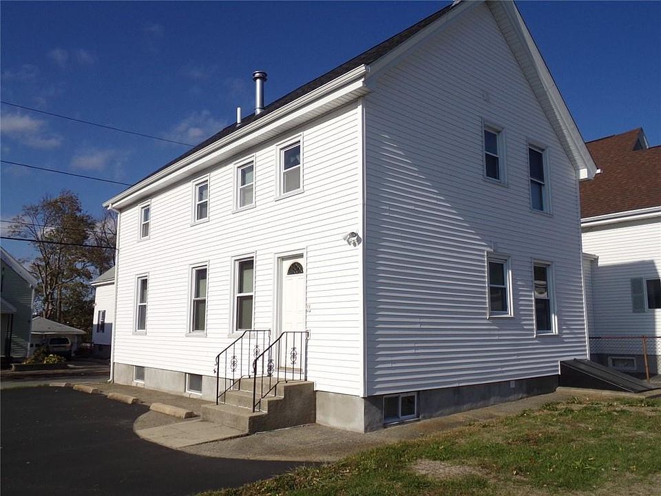 63 Summit St East Providence RI Zillow Apartments for Rent in East