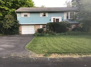 417 Fried Dr, Dauphin, PA 17018