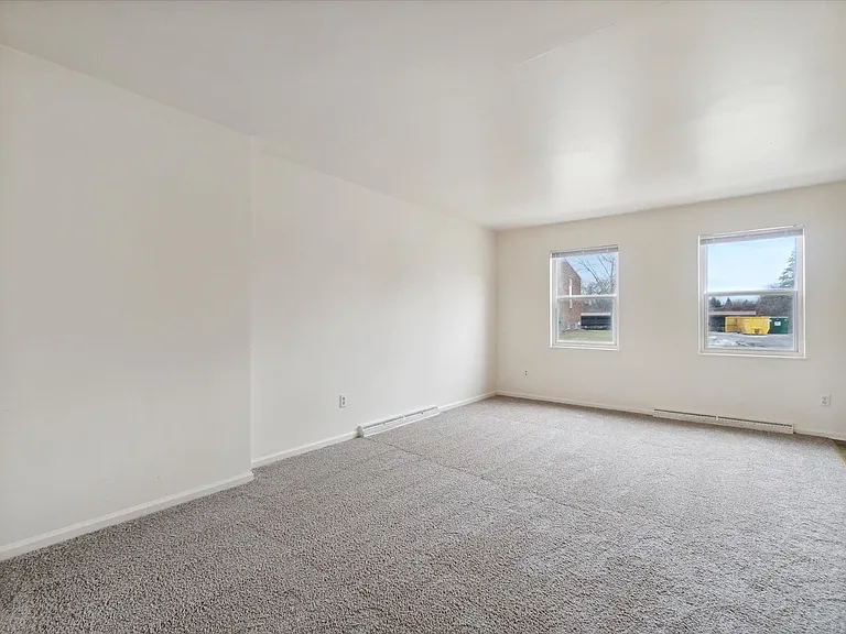 2601 Germain Dr — Photo 5