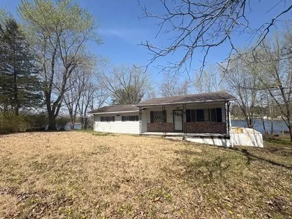 11114 Holiday Shores Dr, Bismarck, MO 63624