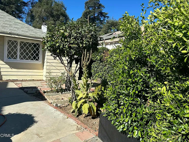 2122 Navarro Ave — Photo 30