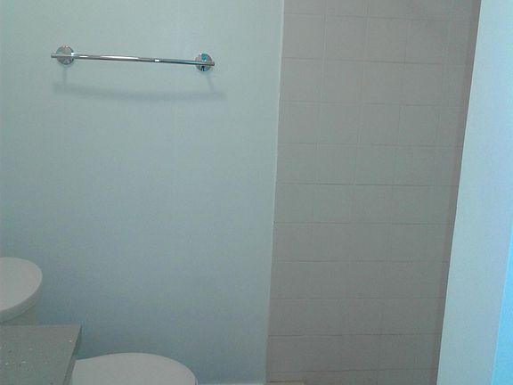 5th image of 2830 NE 30th Pl APT 6