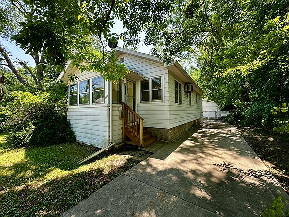 2nd image of 673 Parkway Ave