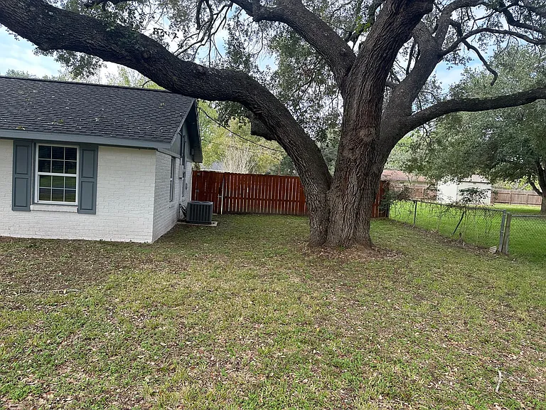 303 Cannon Rd — Photo 3