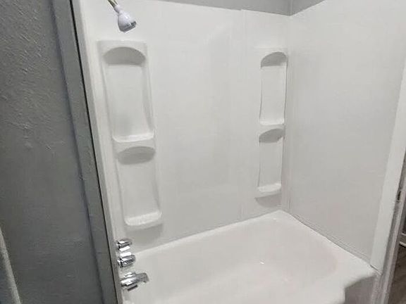 4th image of 1040 N Tibbs Ave