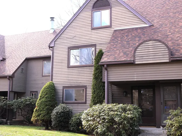 12 Tanager Circle #12, Simsbury, CT 06081