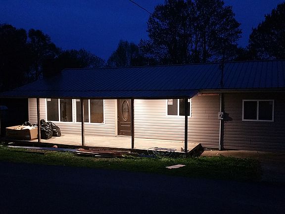 4th image of 553 Baines Ave