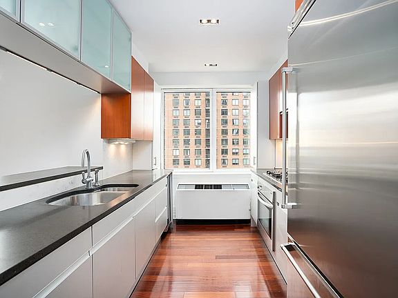 4th image of 300 E 55th St APT 19D