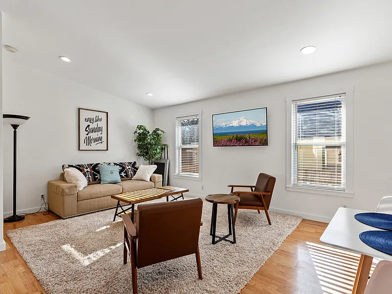 2108 E Lakeside Ave — Photo 10
