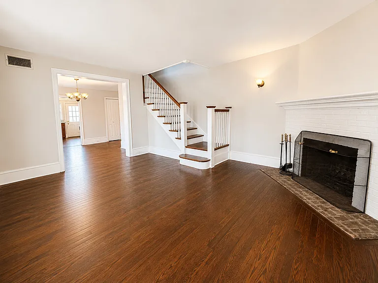 24 Chestnut Ave — Photo 3