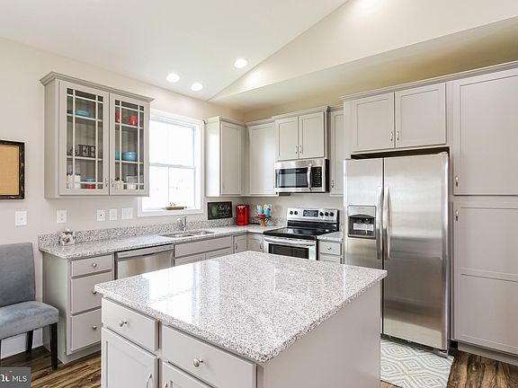 Collins - Kitchen