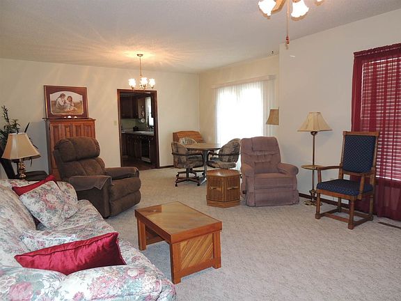 5th image of 210 W Court St
