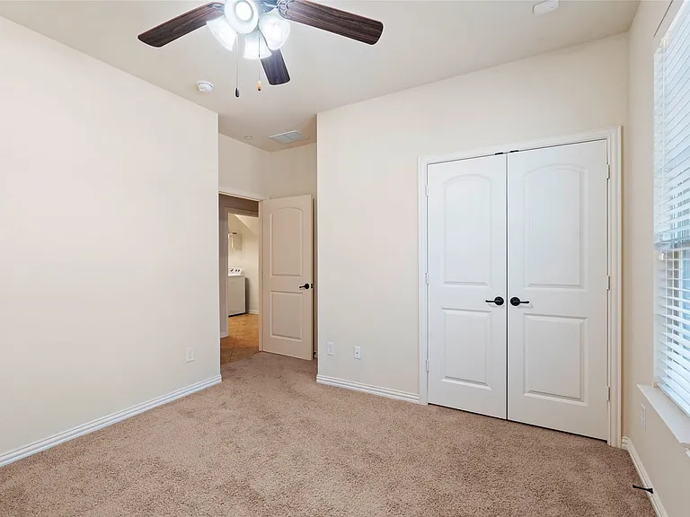 6465 Naples Dr — Photo 24