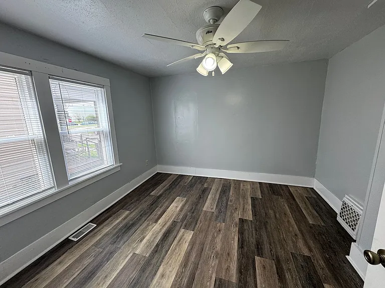 1511 Ripley St — Photo 3