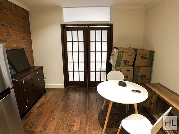 5th image of 86 Horatio St #2