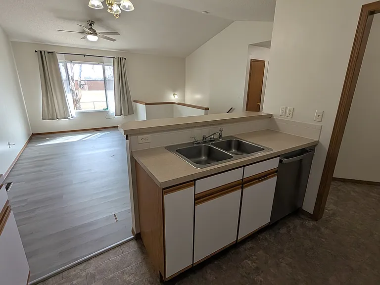 1448 N Glancey St — Photo 17