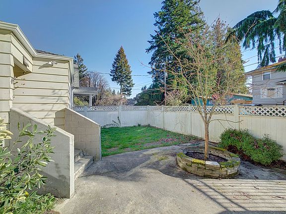 2nd image of 1210 NE 95th St