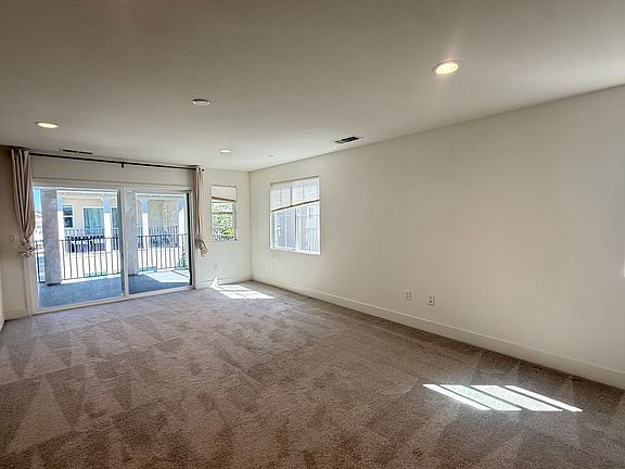 5th image of 37634 Estuary St