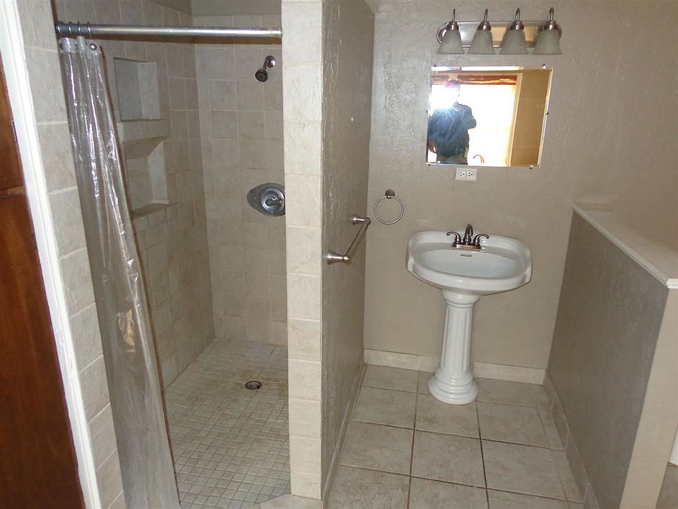 2nd image of 1209 N 12th St
