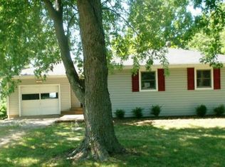 205 Sunflower Blvd, Ozawkie, KS 66070