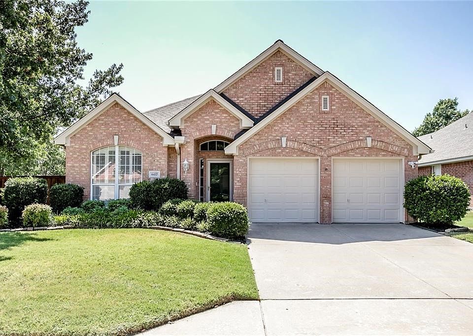 This spacious and lovely home is located on a corner lot on a culdesac in the Fossil Creek subdivision.
