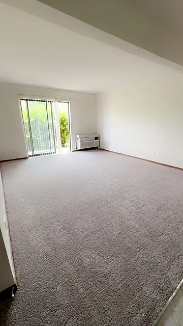 1 bed, 700 sqft, $1,050 — Photo 2