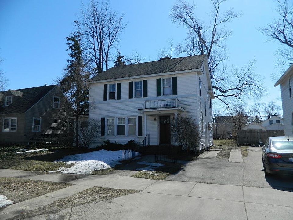 1st image of 44 E 15th St